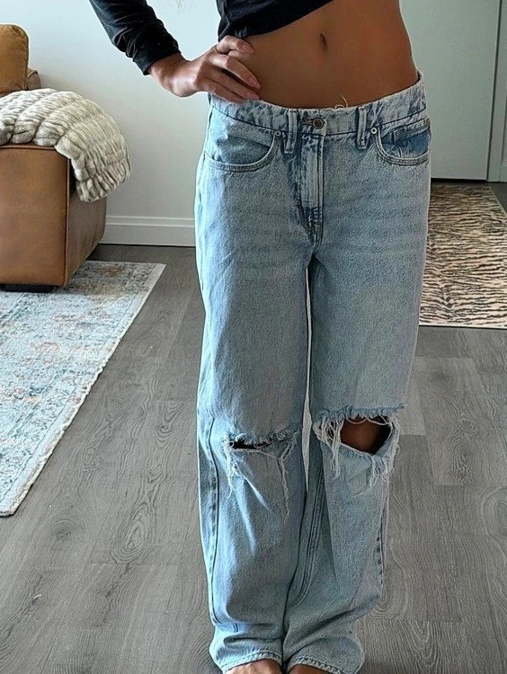 Good American Vintage Low Slung Baggy Jeans Straight Leg Distressed Jeans in